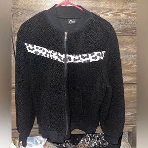 Zyia Flying V Cheetah print fleece bomber